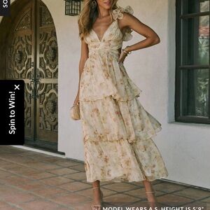 Storia Cream Floral Maxi Dress